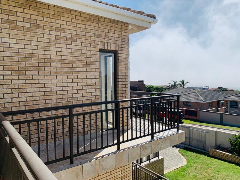 3 Bedroom Property for Sale in Wavecrest Eastern Cape